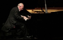 Maurizio Pollini al pianoforte